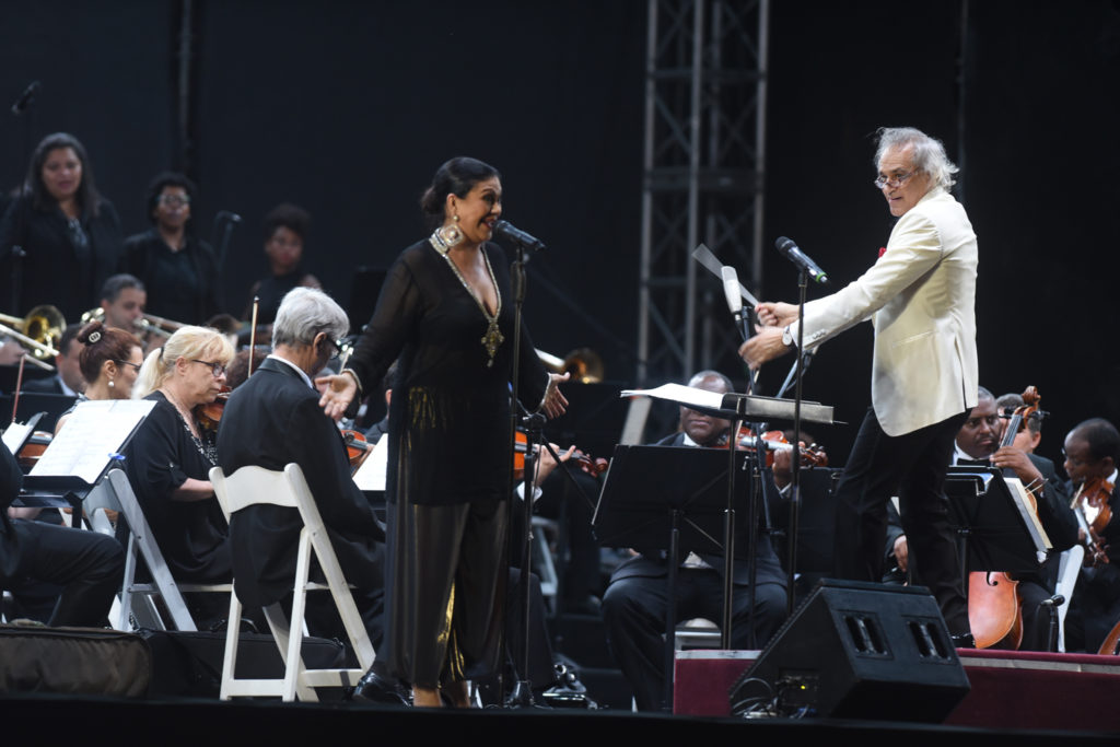 Maridalia Henández y el maestro José Antonio Molina_
