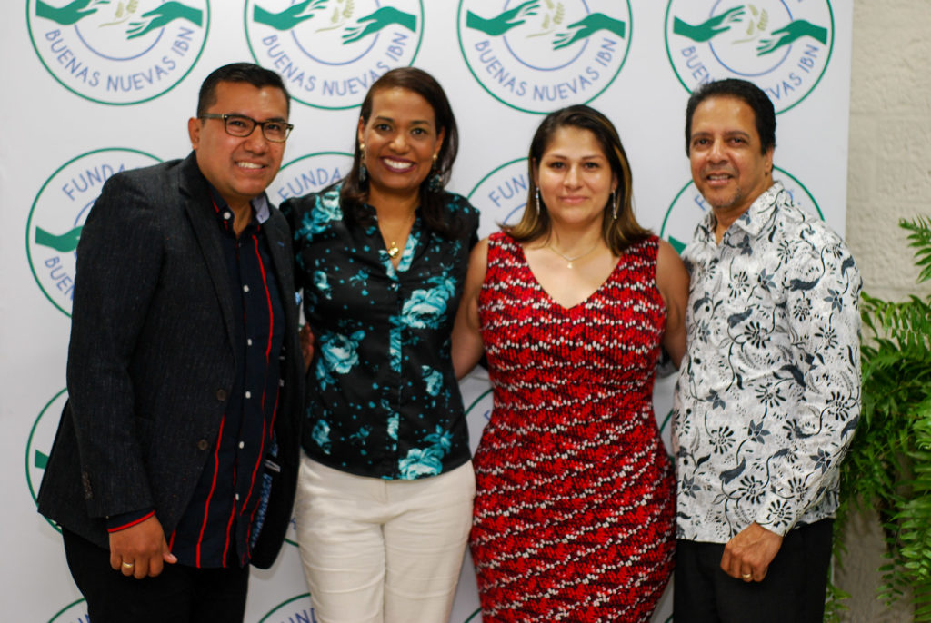 Pastor Ricardo Mancipe,Elizabeth de Mancipe,Patricia Fallas y Samuel Guzman